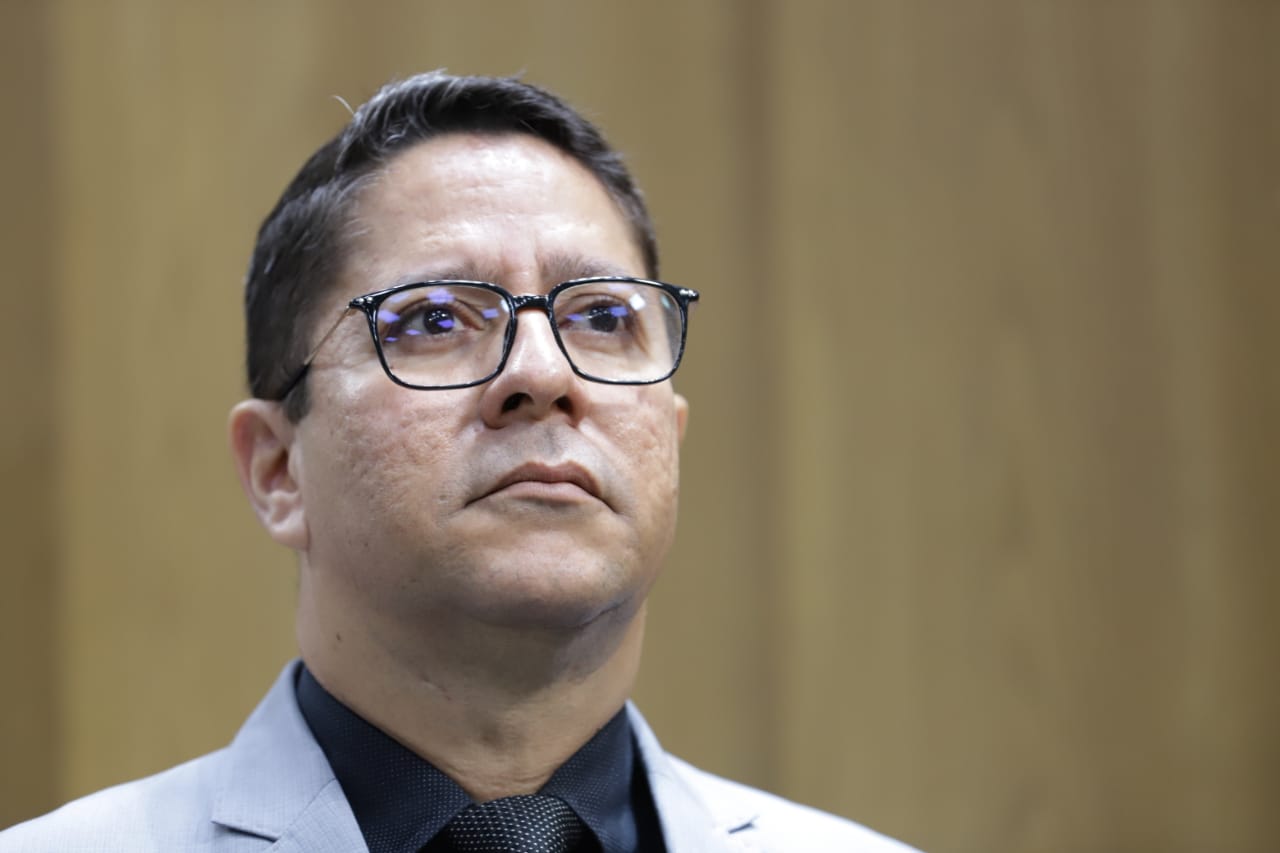 Ricardo Marques comemora chegada de novos ônibus e reforça que Prefeitura tem que fazer licitação