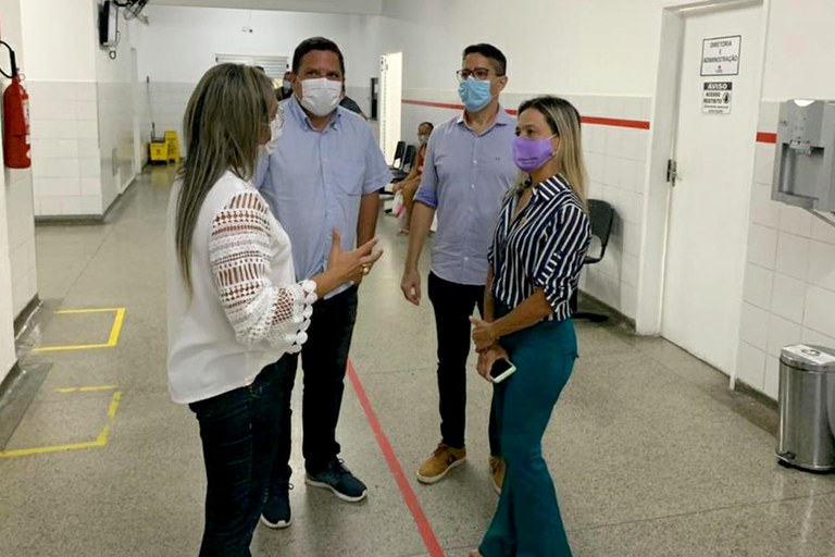 Ricardo Marques fiscaliza Hospital Nestor Piva e constata lotação dos leitos Covid
