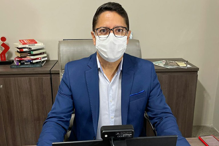 Ricardo Marques julga necessária decisão que limita número de passageiros em ônibus