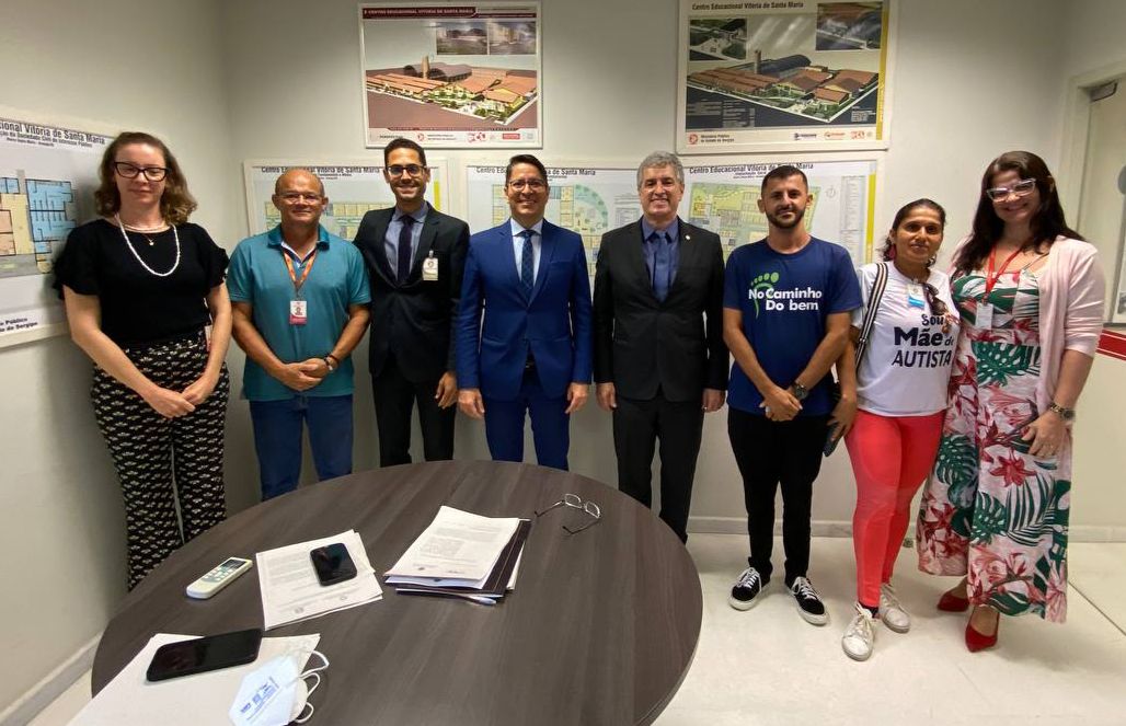 Ricardo Marques leva ao MP problema de falta de vagas nas escolas municipais de Aracaju