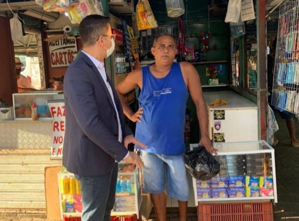 Ricardo Marques pede ajuda para comerciantes que trabalham nos terminais de integração