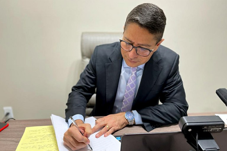 Ricardo Marques propõe que vacinação de pessoas com deficiência relacionada à locomoção seja em domicílio