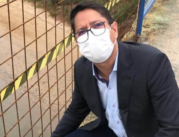 Ricardo Marques questiona pintura de guarda-corpo da ponte Coroa do Meio