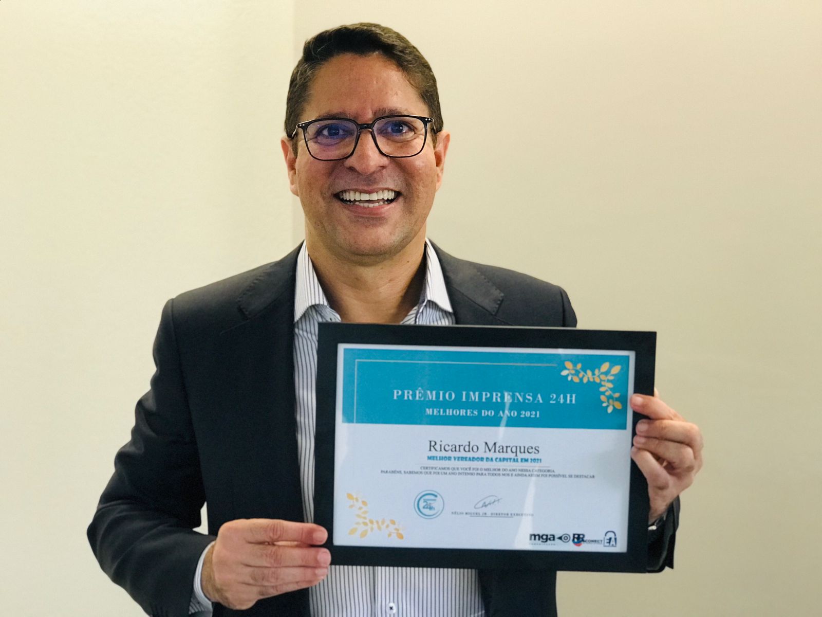 Ricardo Marques recebe o prêmio de ‘Melhor Vereador de Aracaju em 2021’