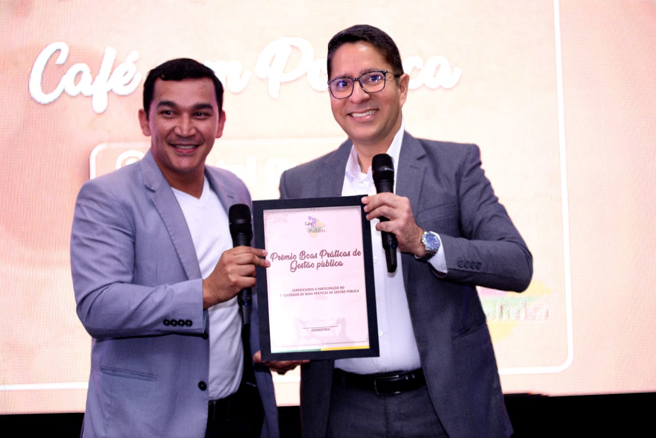 Ricardo Marques recebe Prêmio de Boas práticas de Gestão Pública