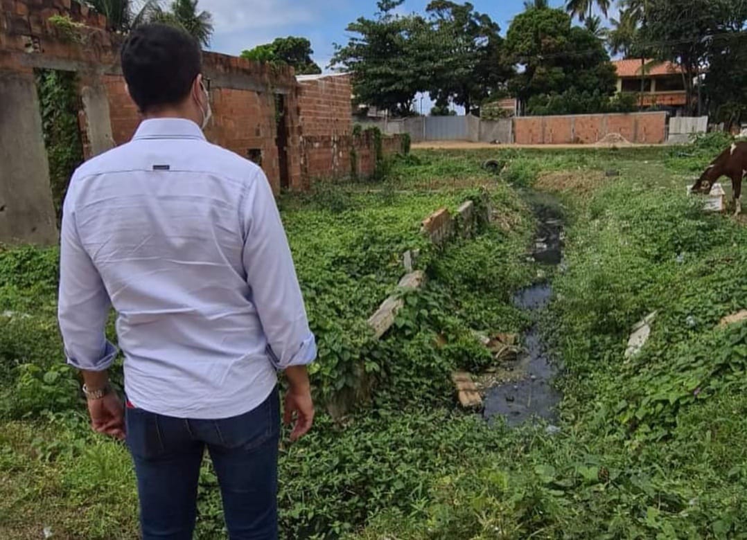 Ricardo Marques visita o Recanto dos Cajueiros e cobra ação da Prefeitura