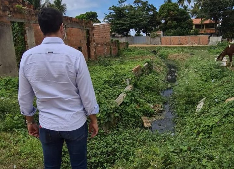 Ricardo Marques visita o Recanto dos Cajueiros e cobra ação da Prefeitura