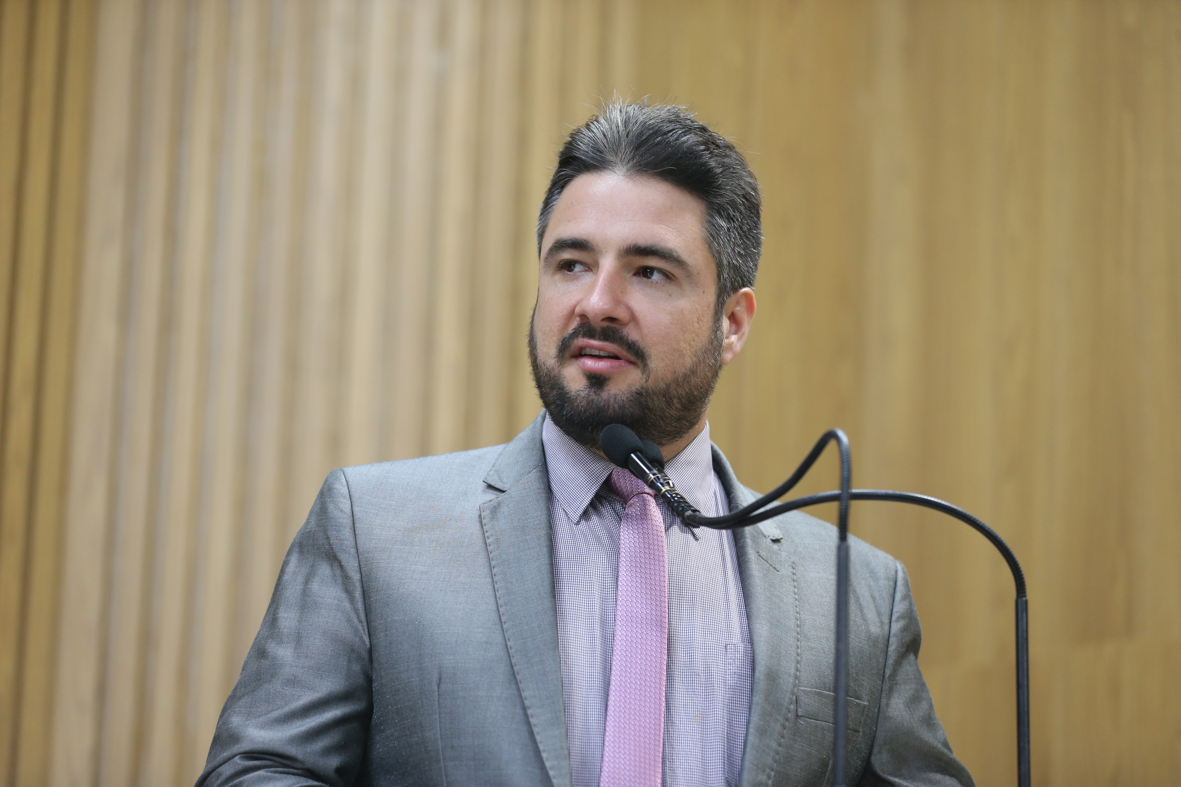 Ricardo Vasconcelos alerta para aumento da violência política no Brasil