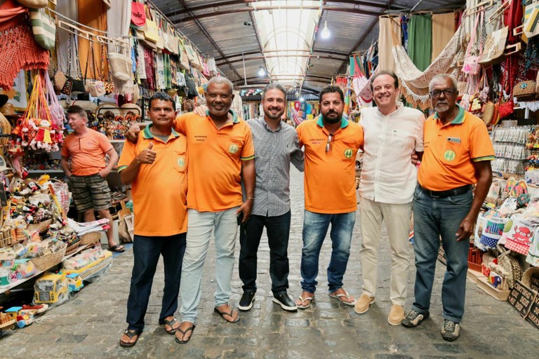 Ricardo Vasconcelos celebra sanção da lei que regulamenta o transporte complementar em Aracaju 