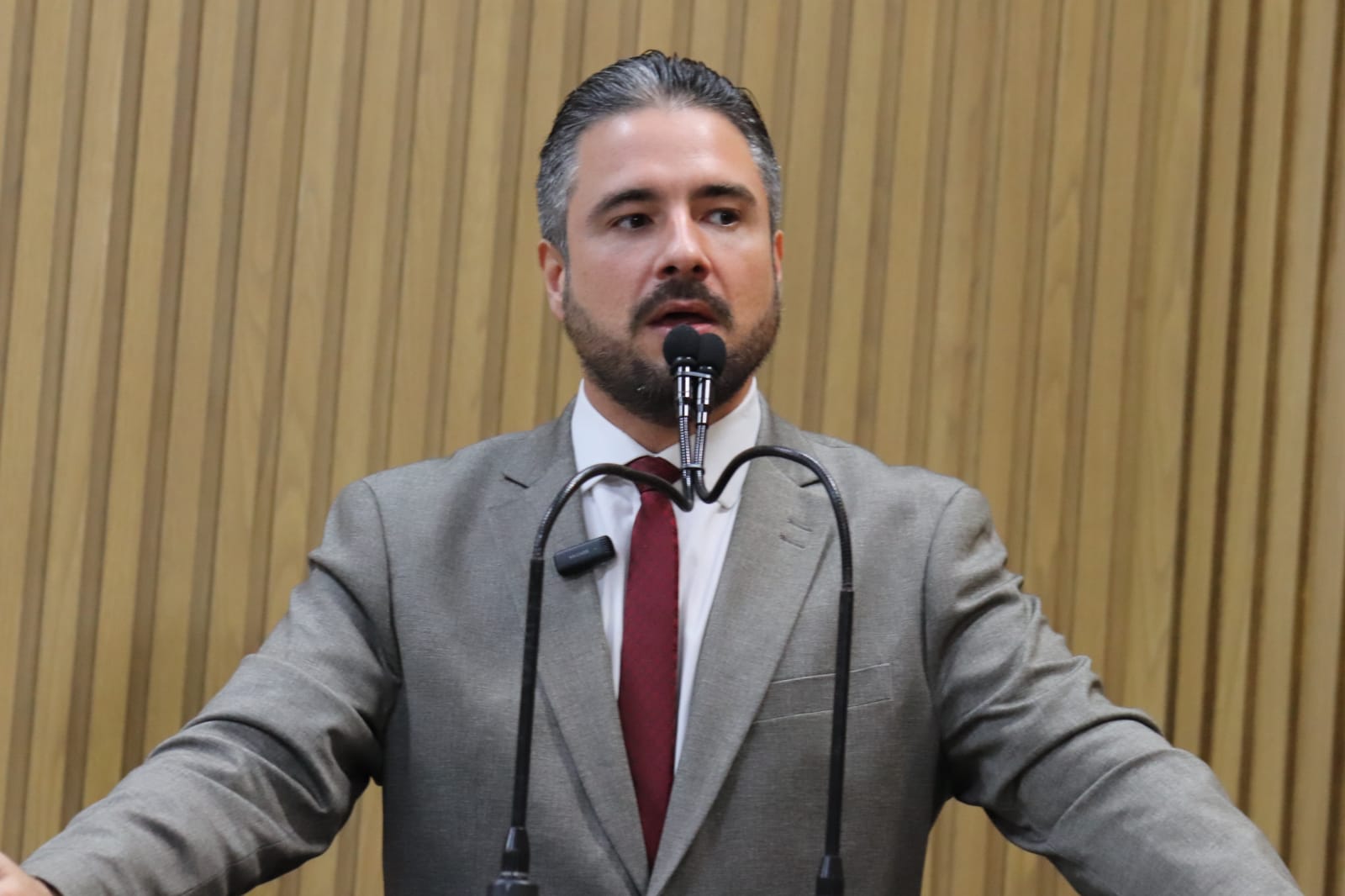 Ricardo Vasconcelos cobra ações para pessoas em situação de rua em Aracaju