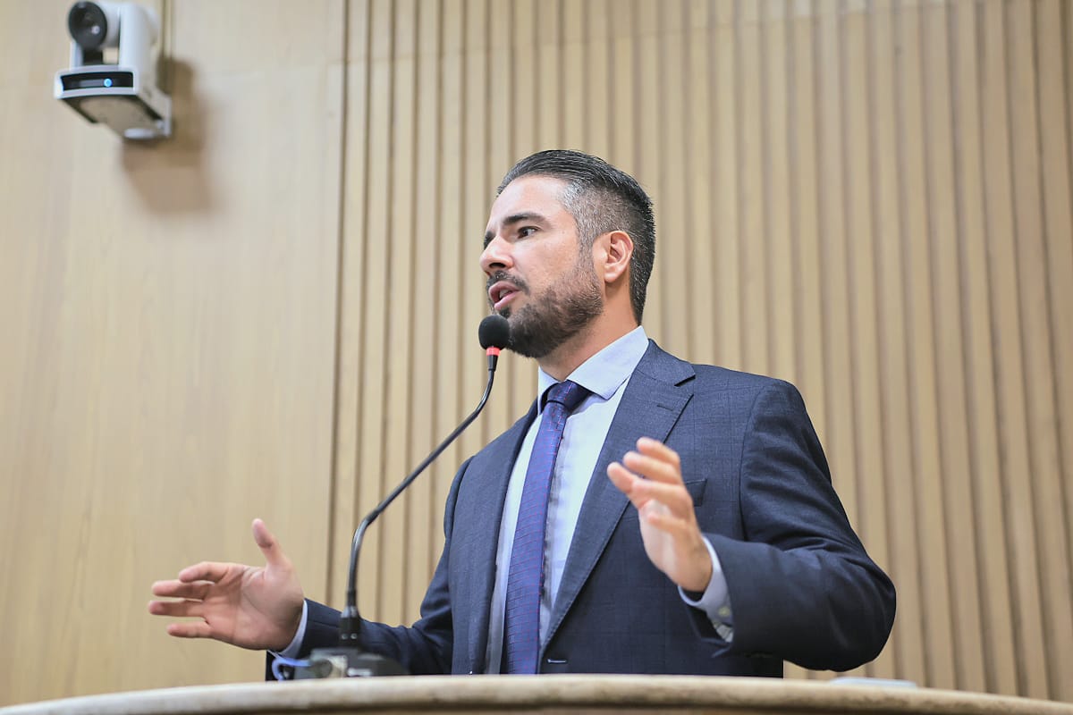 Ricardo Vasconcelos cobra solução para prédio abandonado e sugere criação de asilo público em Aracaju