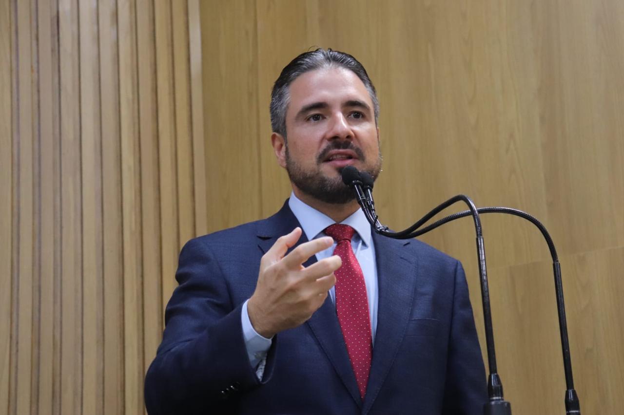 Ricardo Vasconcelos cobra subsídios que garantam moradia para à população mais carente