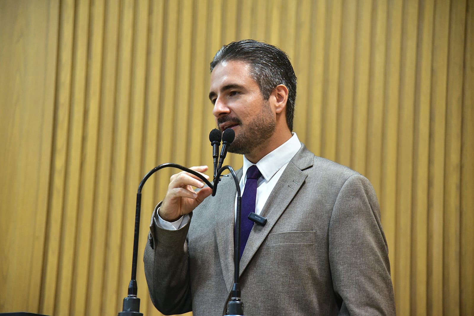 Ricardo Vasconcelos comemora retorno da doutora Ângela à Superintendência do HU e cobra valorização da saúde pública 