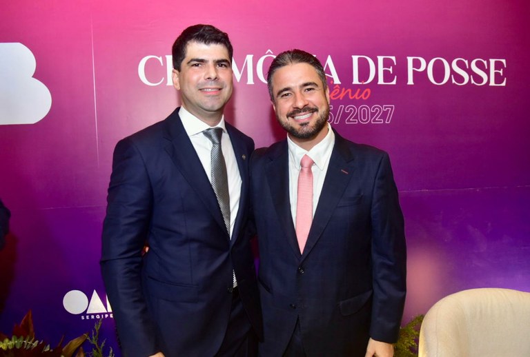 Ricardo Vasconcelos comparece à posse da nova diretoria da OAB