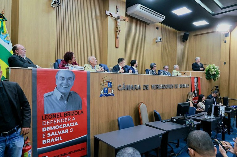 Ricardo Vasconcelos concede título de Cidadania Aracajuana post mortem a João Goulart e Leonel Brizola
