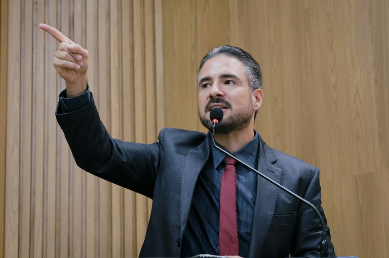 Ricardo Vasconcelos critica entraves em direitos de lavra, defende responsabilidade fiscal no Forró Caju e destaca ações em Aracaju