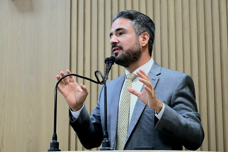 Ricardo Vasconcelos defende acesso à praia que alia urbanismo e preservação ambiental 