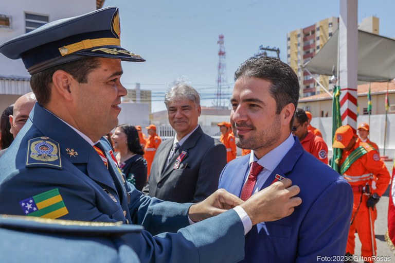 Presidente da CMA é homenageado pelo Corpo de Bombeiros