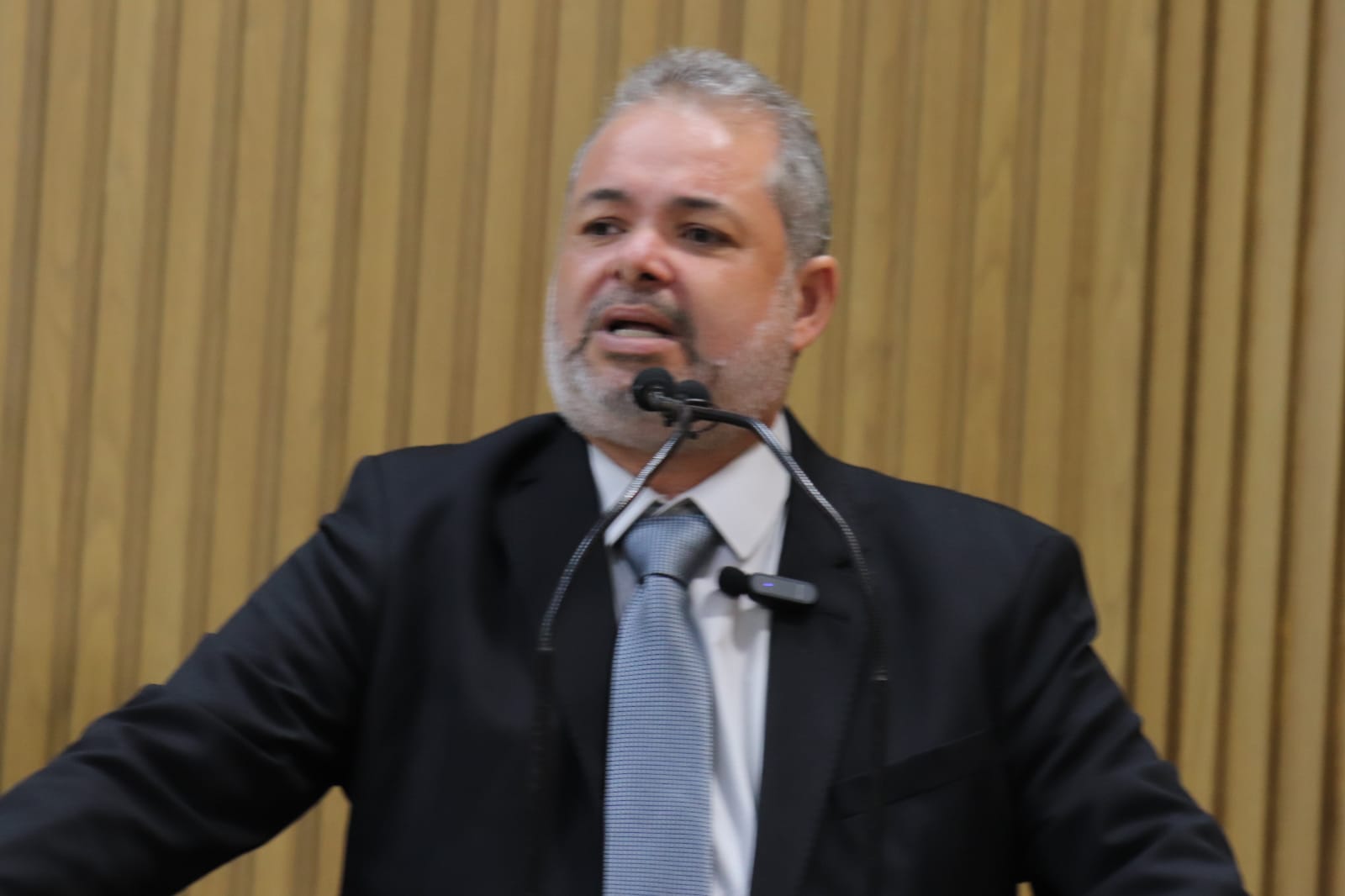 Rodrigo Fontes destaca avanços de políticas públicas na Educação e Saúde do Estado 