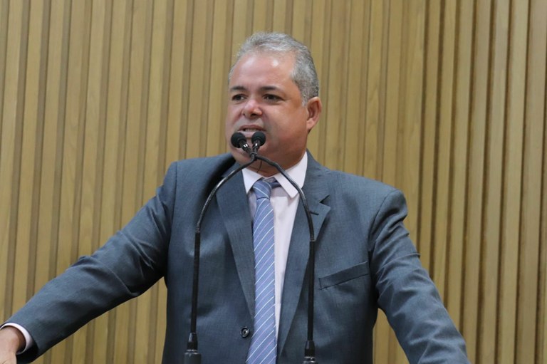 Rodrigo Fontes propõe solução para pagamento dos rodoviários por meio dos subsídios 