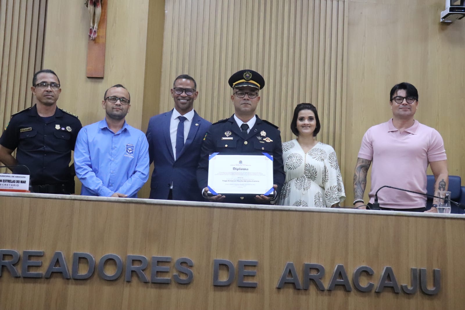 Sargento Byron concede Título de Cidadão Aracajuano a Tiago Emanuel 