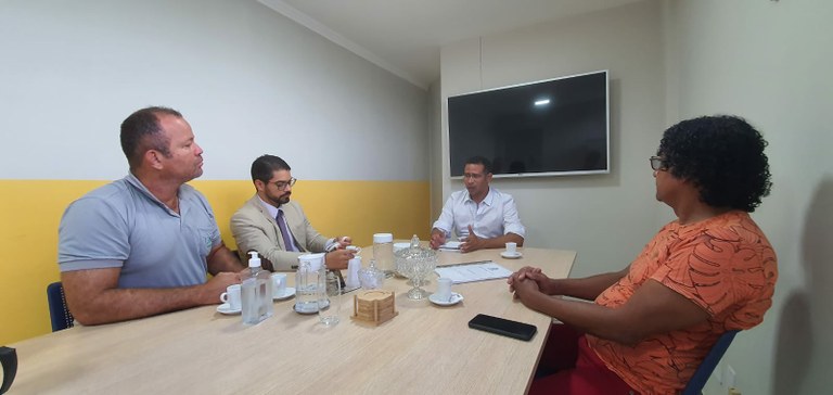 Sargento Byron ouve reivindicações dos motoristas de transportes alternativos de Aracaju 