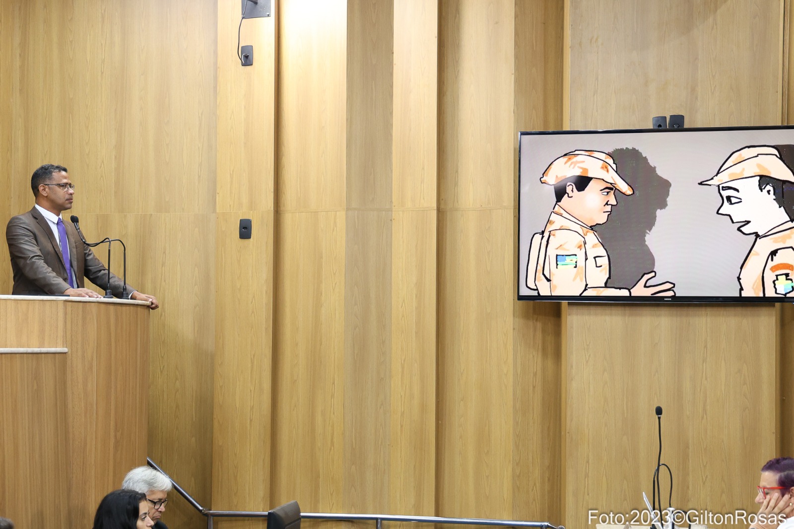 Sargento Byron  presta homenagem ao Capitão Oliveira e ressalta a bravura da Polícia