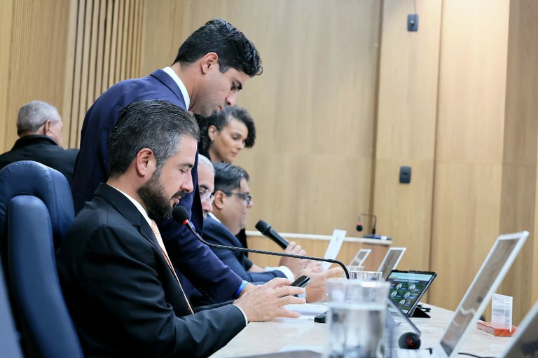 Saúde, inclusão e segurança: Câmara de Aracaju aprova projetos na 12ª Sessão Ordinária