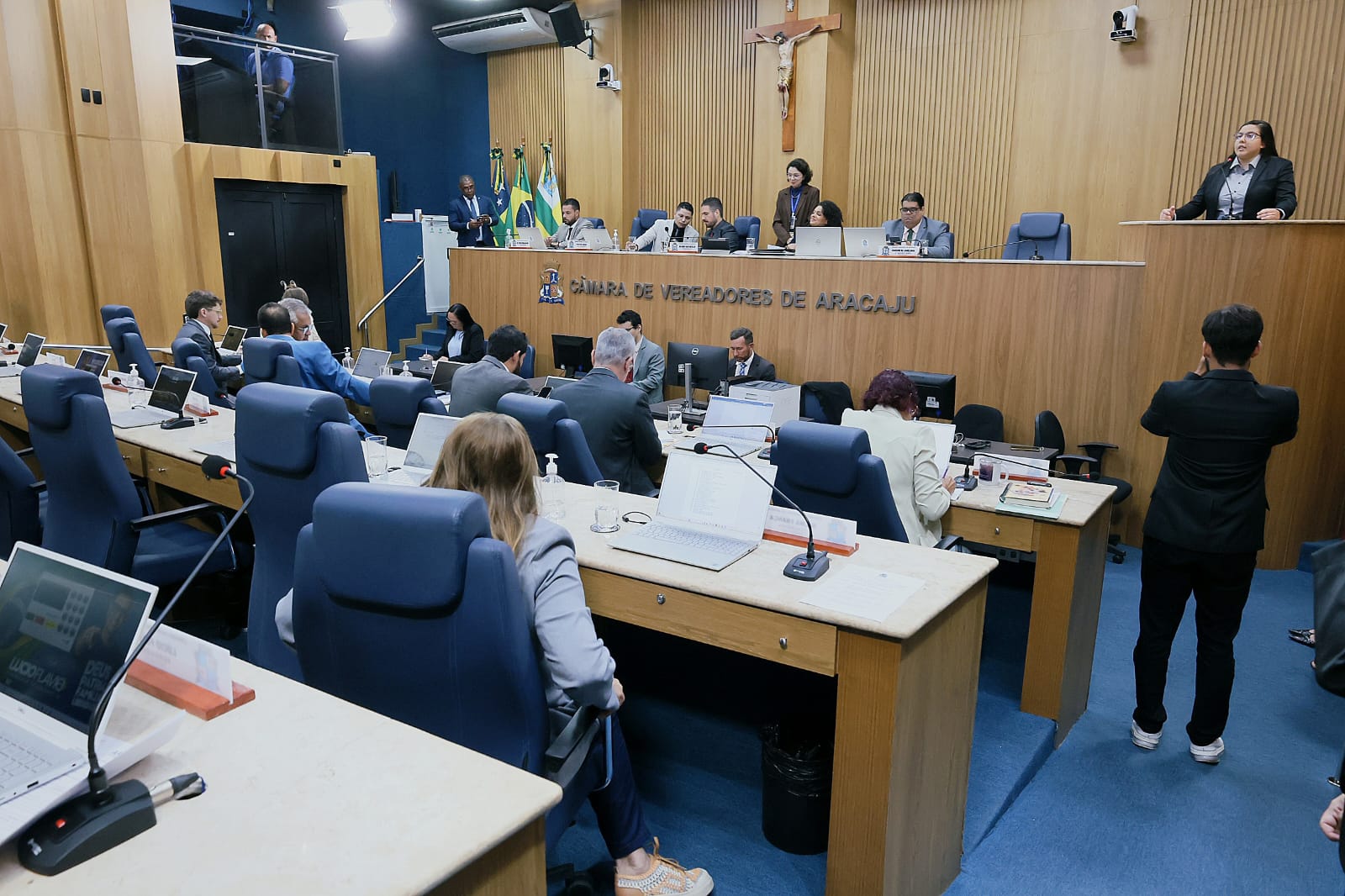 Saúde mental de mães atípicas, serviços de infraestrutura e mobilidade urbana são destaque no Pequeno Expediente