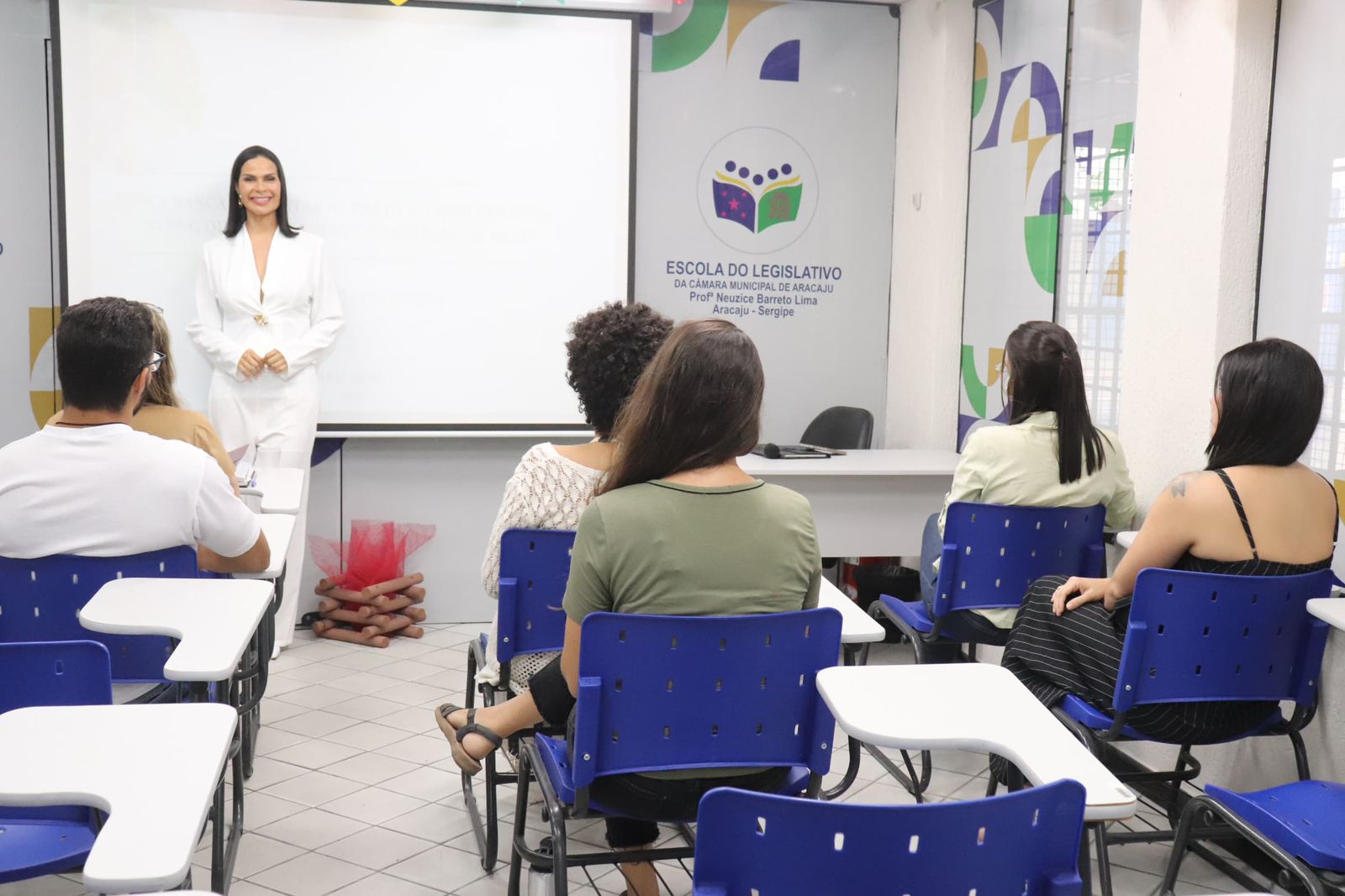 Saúde no prato: segurança alimentar é debatida em palestra com nutricionista na Escola do Legislativo de Aracaju