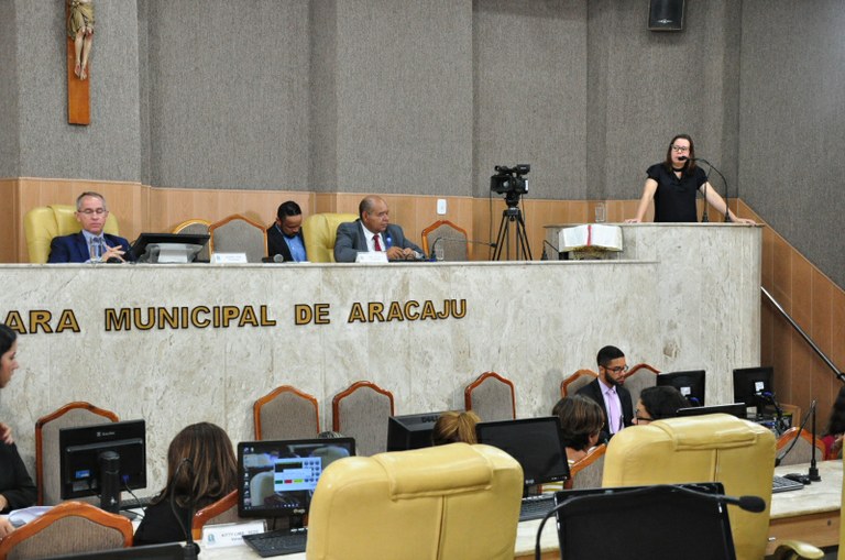 Secretária Municipal da Saúde presta contas em Audiência Pública na CMA