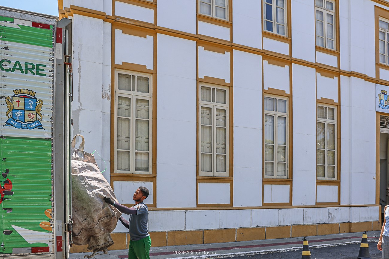 Servidores da Câmara Municipal de Aracaju destinam resíduos sólidos à Care