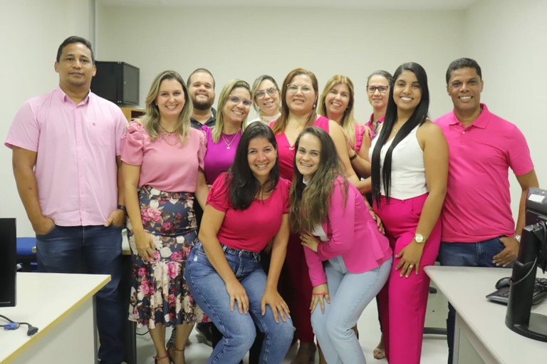 Servidores da CMA aderem à campanha do Outubro Rosa