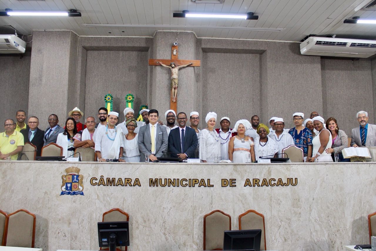 Sessão na Câmara debate sobre legislação e respeito às religiões de matriz africana