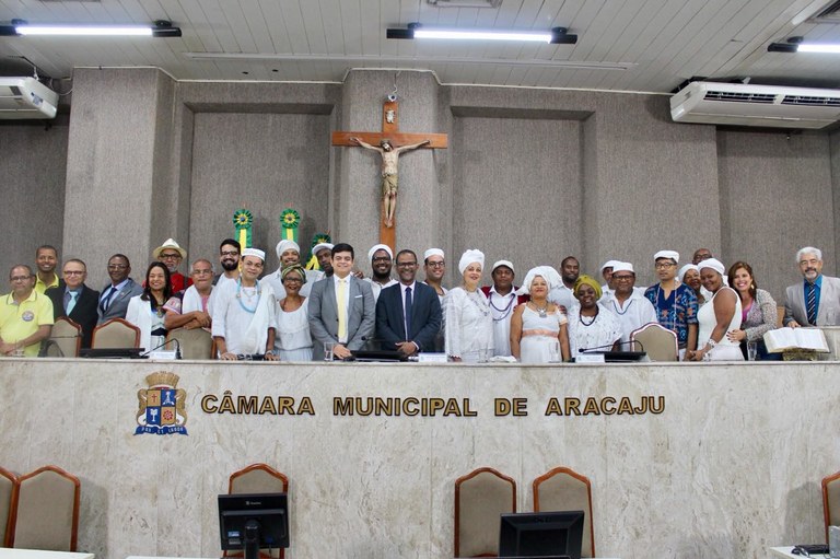 Sessão na Câmara debate sobre legislação e respeito às religiões de matriz africana