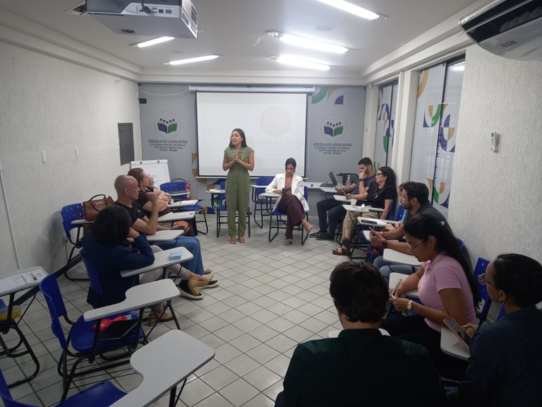 Setor de Promoção Social e Escola do Legislativo Neuzice Barreto promovem roda de conversa sobre saúde mental 