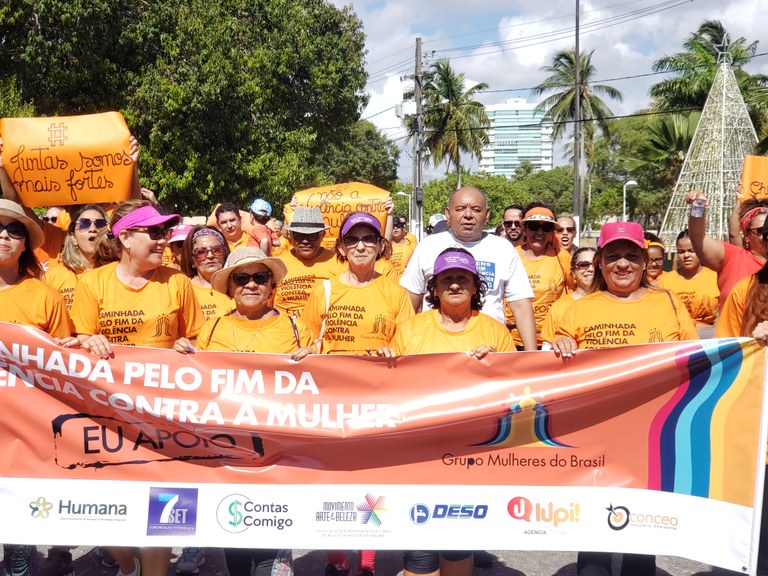 Seu Marcos caminha contra o fim da violência contra mulher