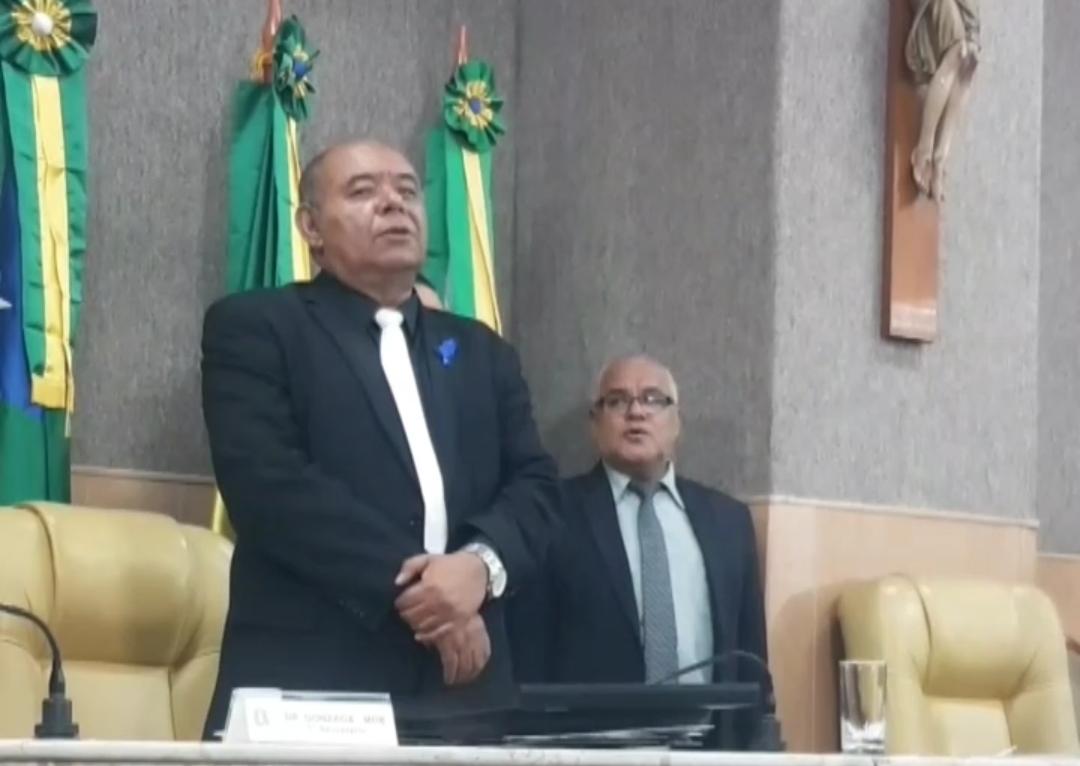 Seu Marcos comemora obrigatoriedade na execução do Hino da Bandeira Nacional na CMA