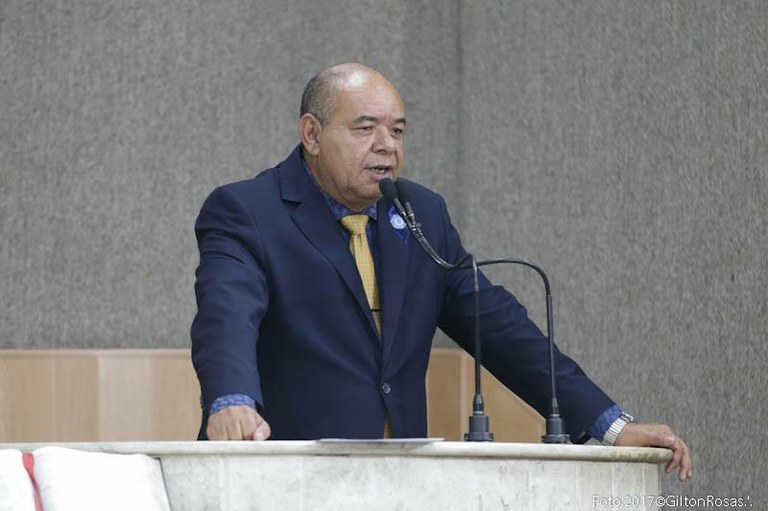 Seu Marcos defende projeto de meia-passagem aos domingos