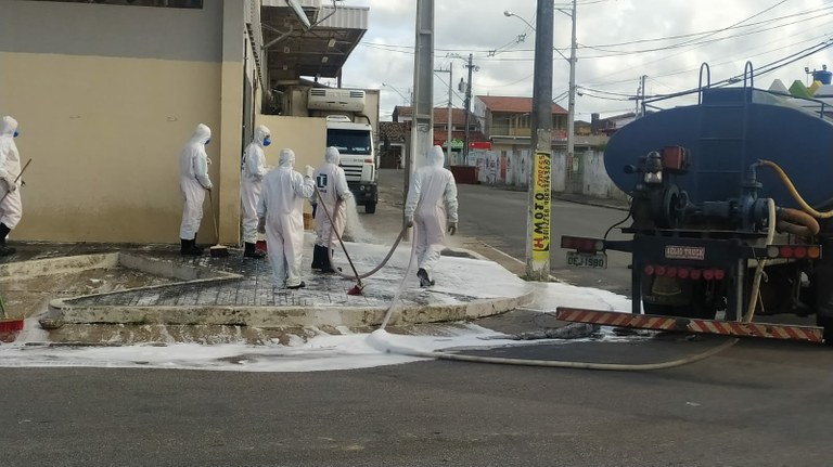 Seu Marcos destaca desinfecção das áreas públicas do Bugio para conter o Covid-19