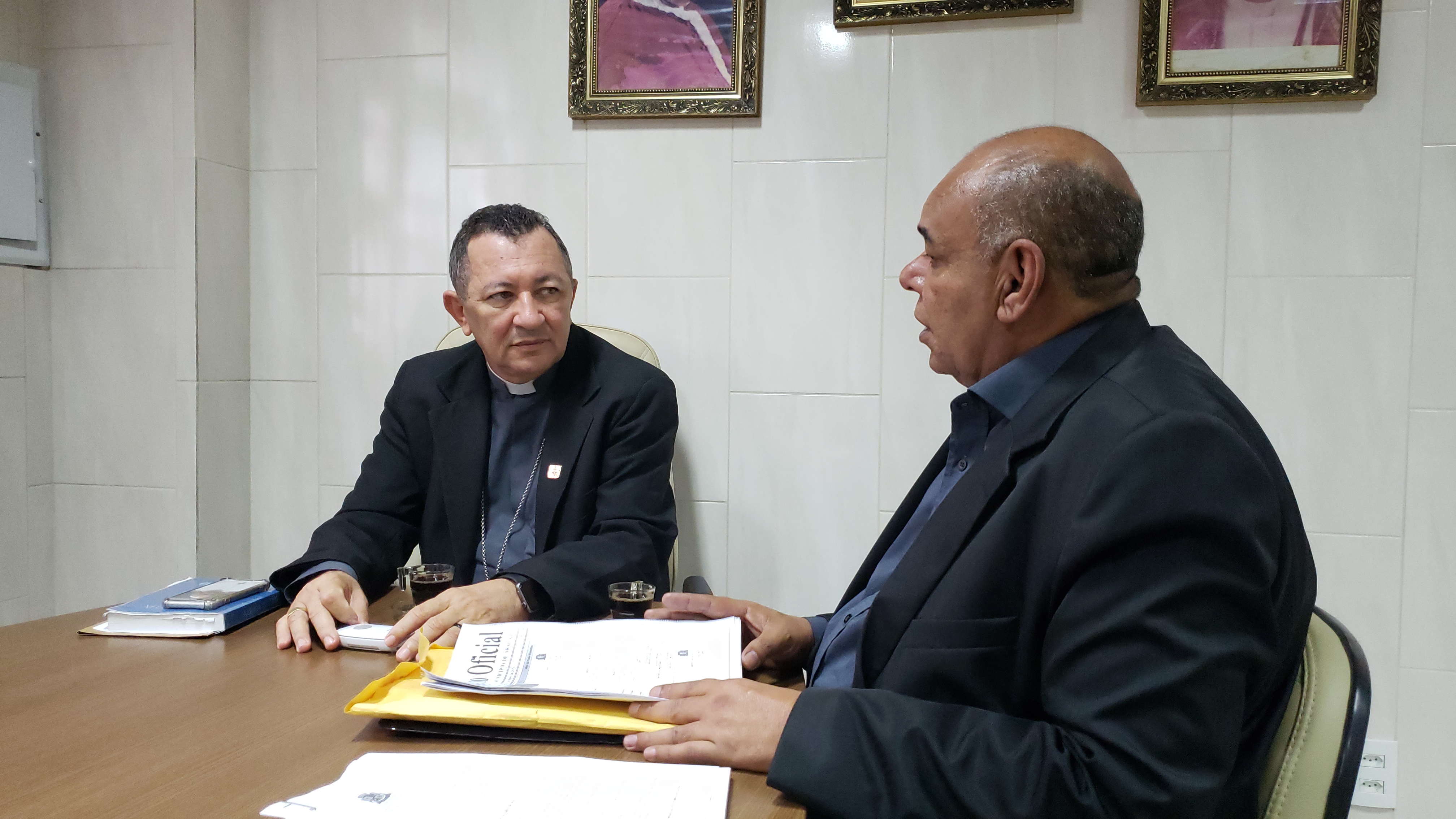Seu Marcos é recebido pelo arcebispo da Arquidiocese de Aracaju Dom João