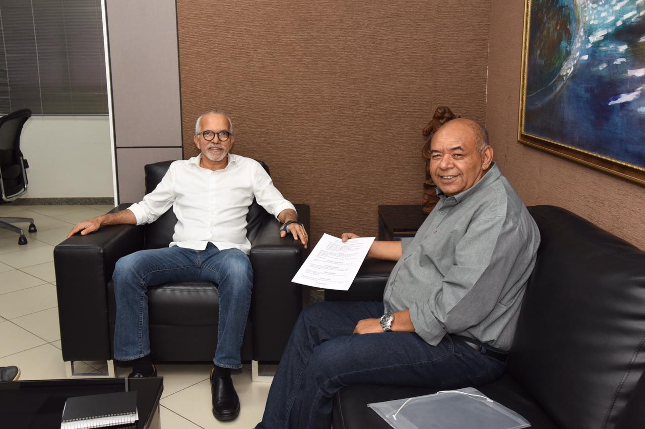 Seu Marcos entrega pauta de reivindicações ao prefeito Edvaldo Nogueira