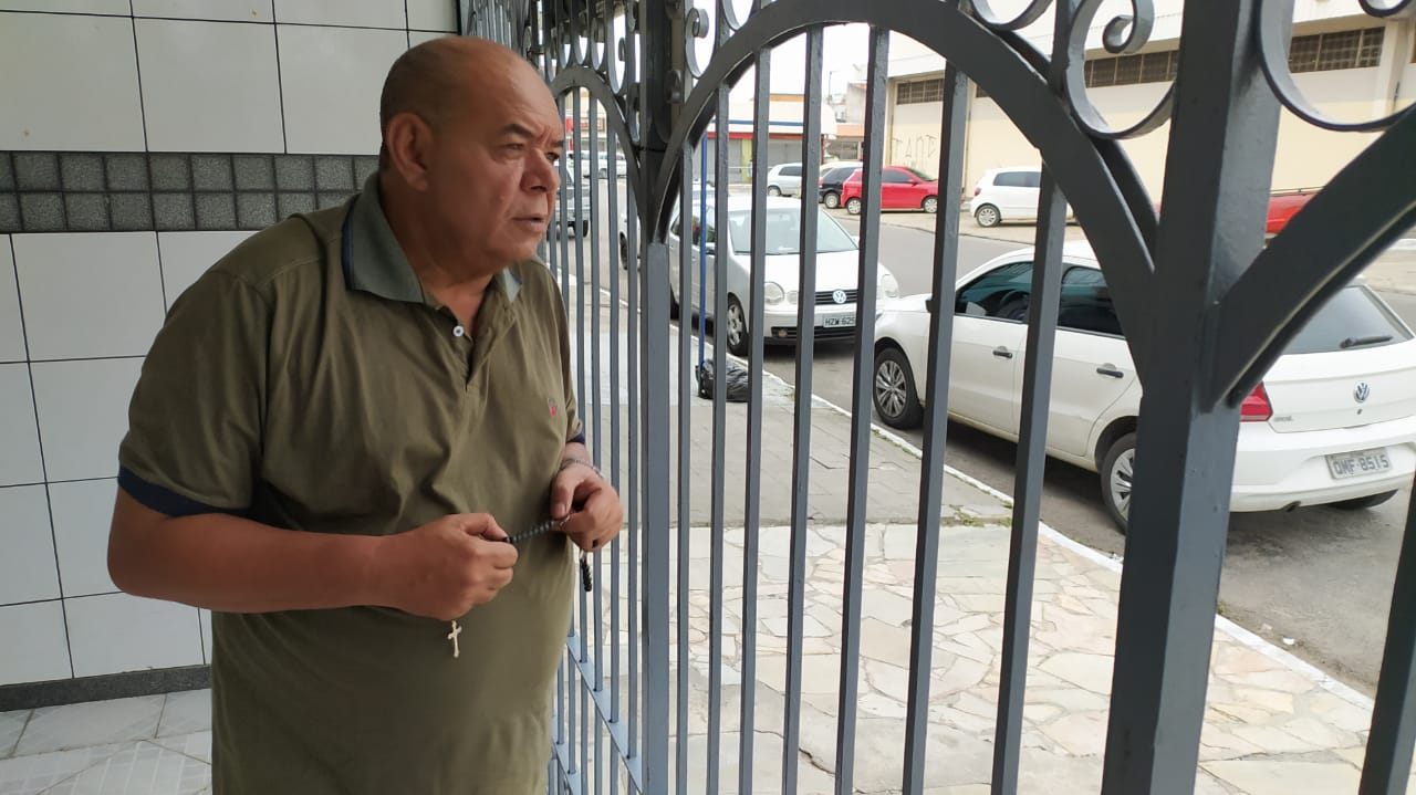 Seu Marcos faz apelo para moradores do Bugio fazerem compras na localidade