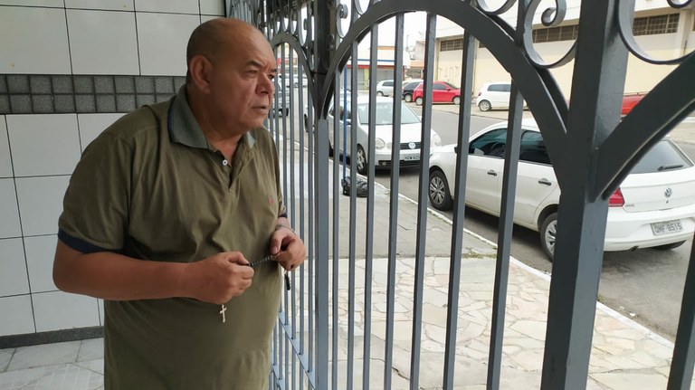 Seu Marcos faz apelo para moradores do Bugio fazerem compras na localidade