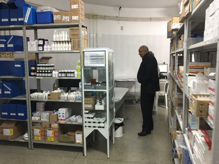 Seu Marcos faz visita surpresa ao Nestor Piva