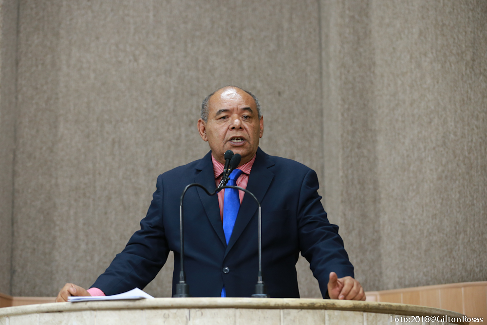 Seu Marcos lamenta aumento da tarifa e questiona sobre leis de meia-passagem e gratuidade aos idosos