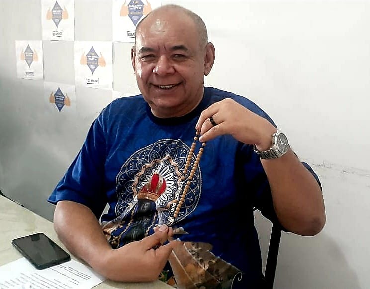 Seu Marcos participa de oração promovida pela Renovação Carismática Católica