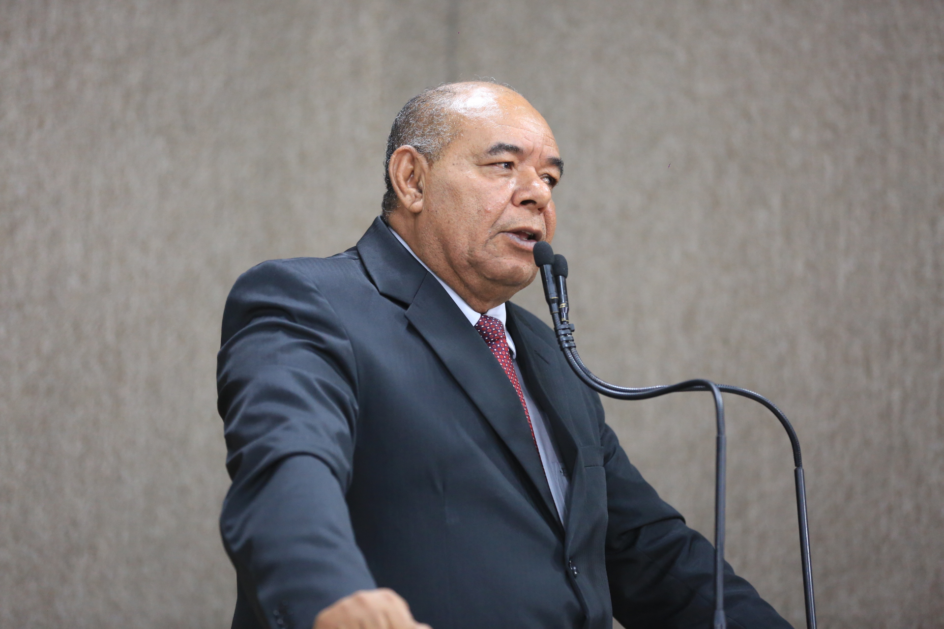 Seu Marcos pede fiscalização da Delegacia Regional do Trabalho na Estrela