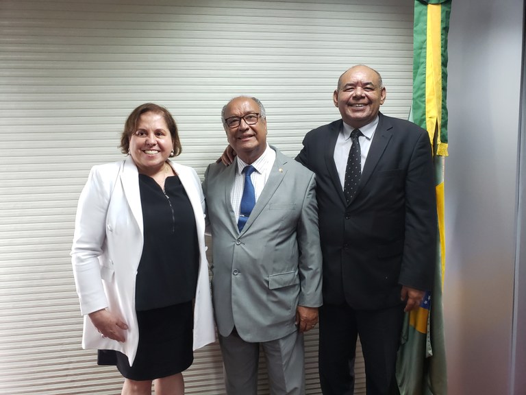 Seu Marcos protocola Moção de Aplauso à juíza do TJ/SE Rosa Geane