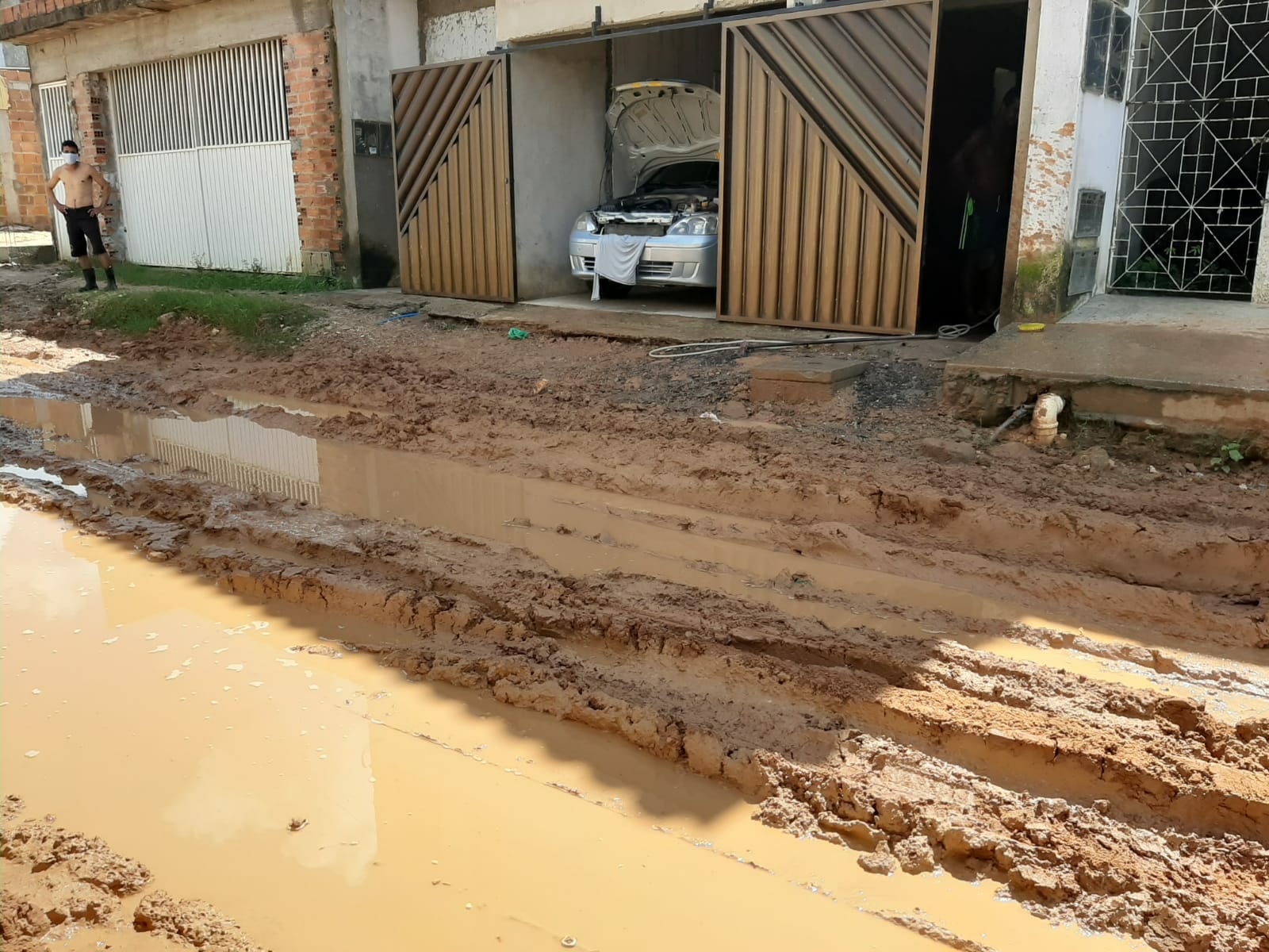 Seu Marcos solicita reparos para conter alagamento no Rosa do Sol